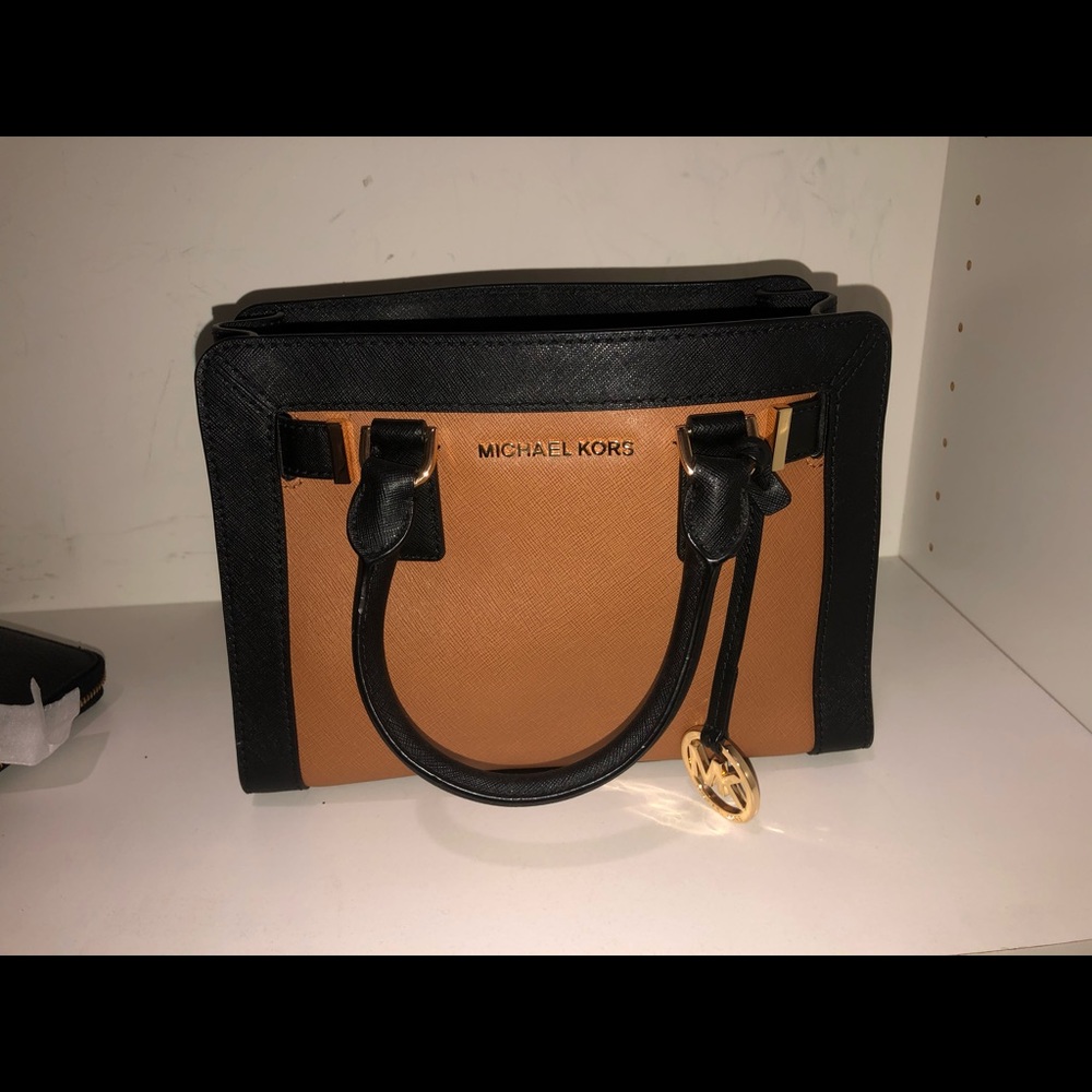 BLACK AND BROWN MICHAEL KORS PURSE